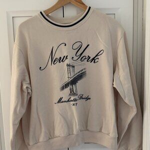 Hollister New York Manhattan Bridge Graphic Crewneck Sweatshirt | Cream Size S